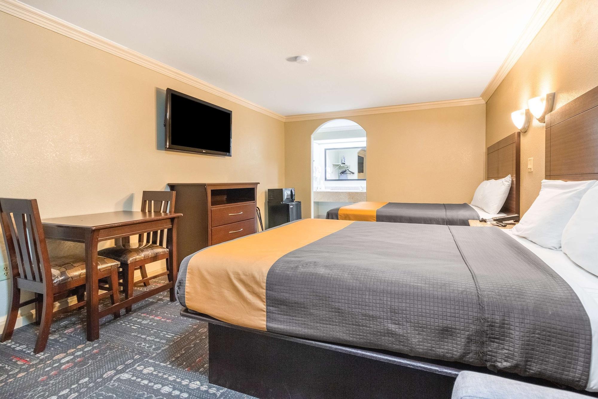 Americas Best Value Inn Houston Heights At I-45 מראה חיצוני תמונה