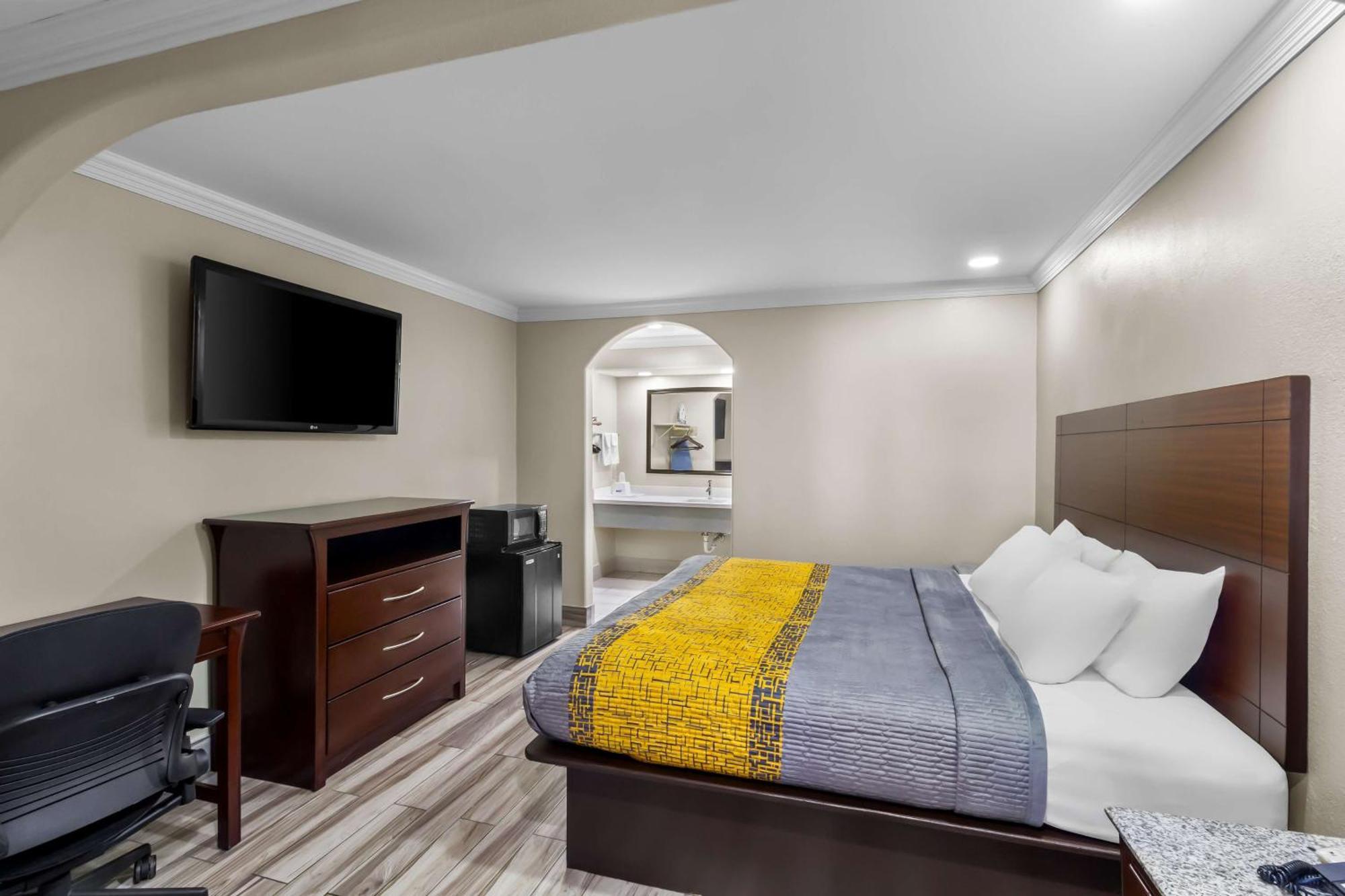 Americas Best Value Inn Houston Heights At I-45 מראה חיצוני תמונה