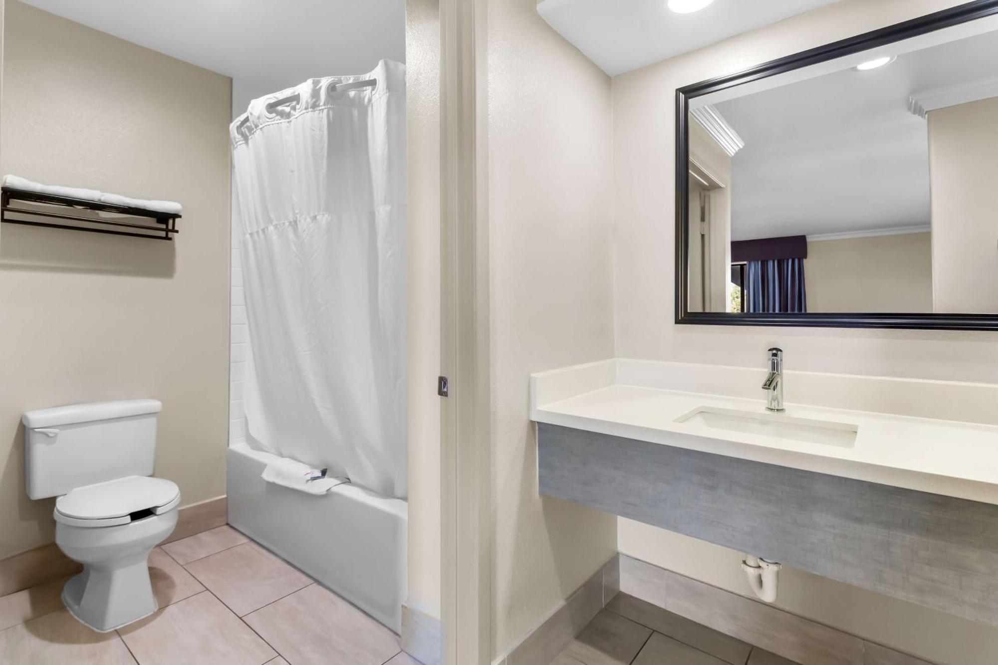 Americas Best Value Inn Houston Heights At I-45 מראה חיצוני תמונה