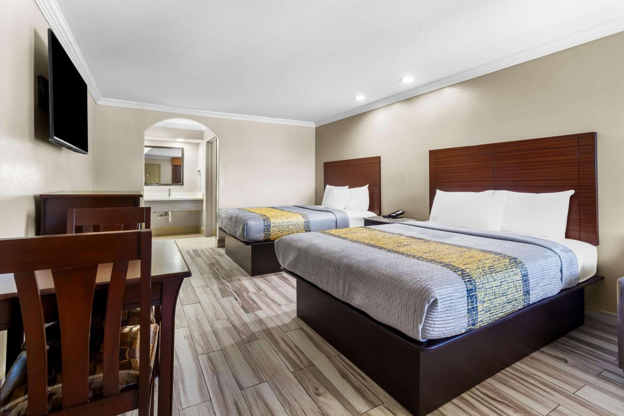 Americas Best Value Inn Houston Heights At I-45 מראה חיצוני תמונה