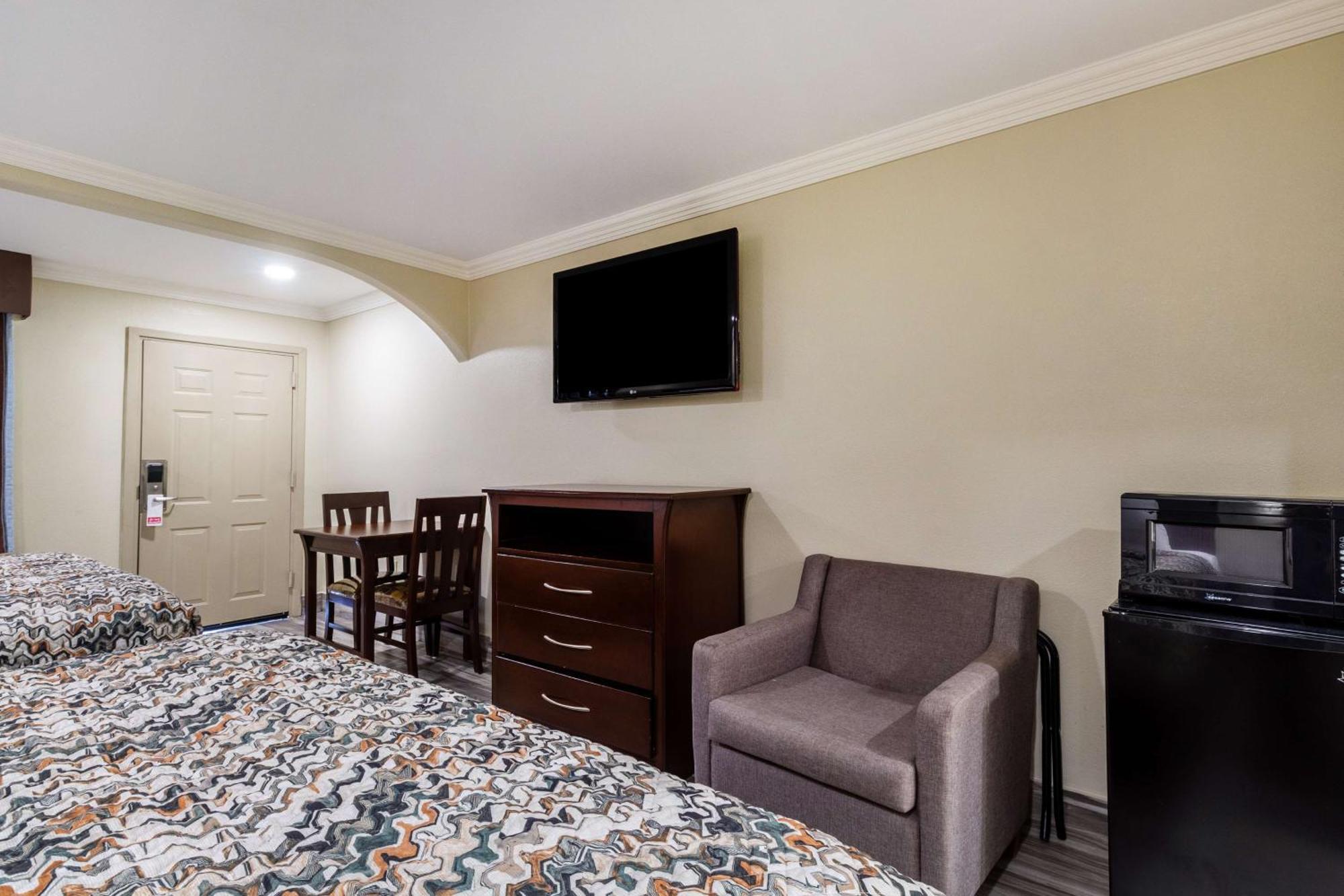 Americas Best Value Inn Houston Heights At I-45 מראה חיצוני תמונה
