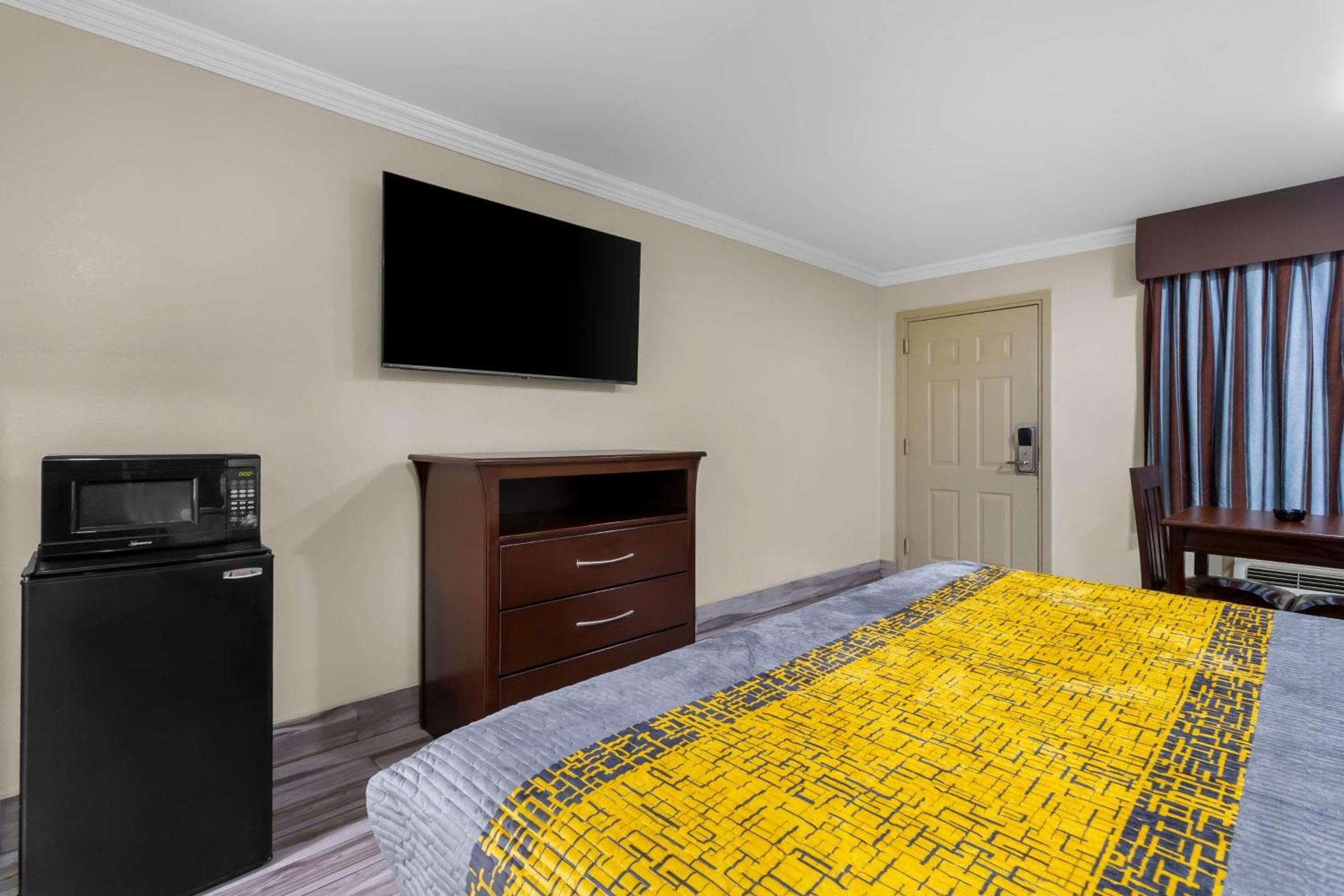 Americas Best Value Inn Houston Heights At I-45 מראה חיצוני תמונה