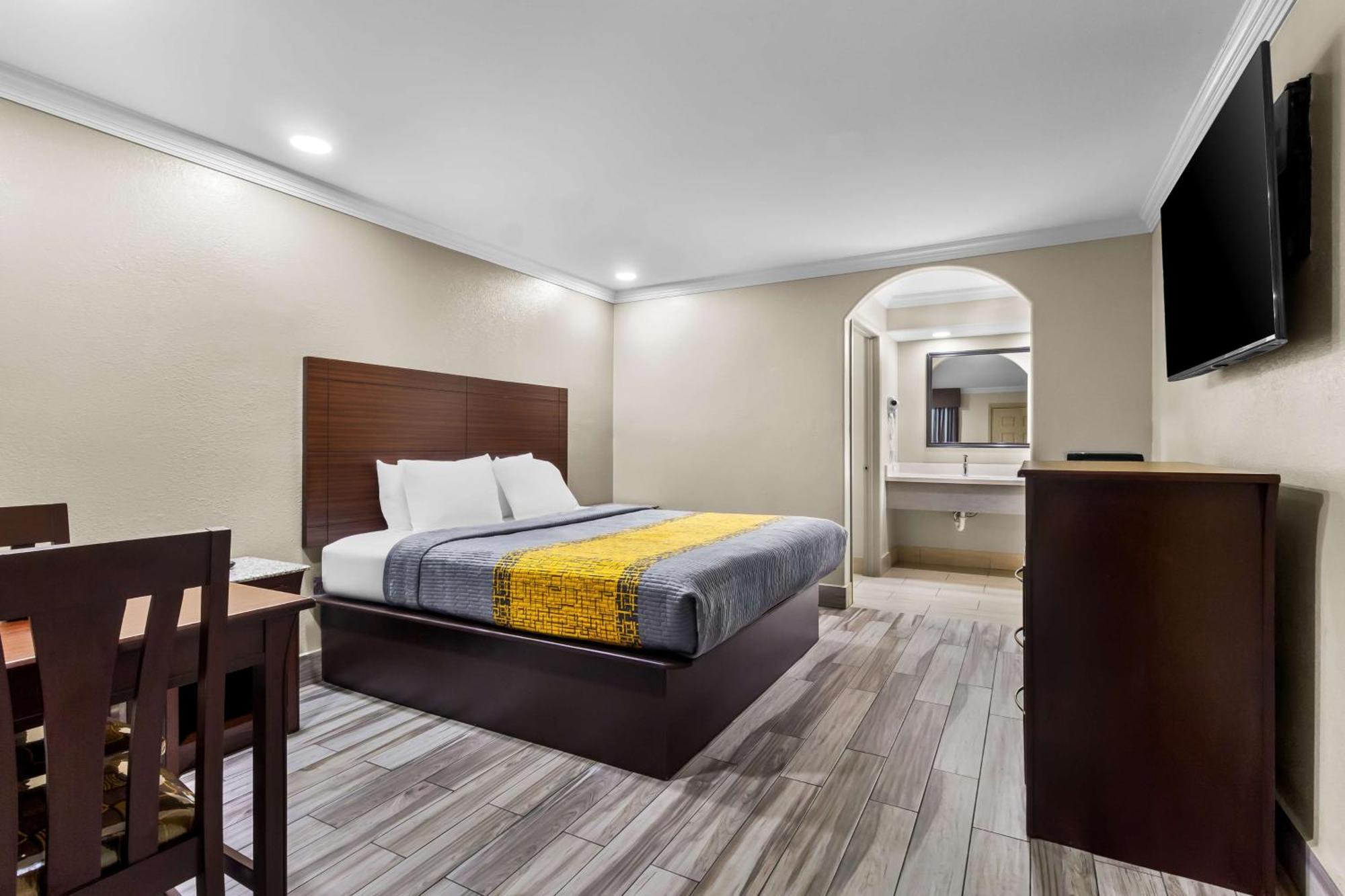 Americas Best Value Inn Houston Heights At I-45 מראה חיצוני תמונה