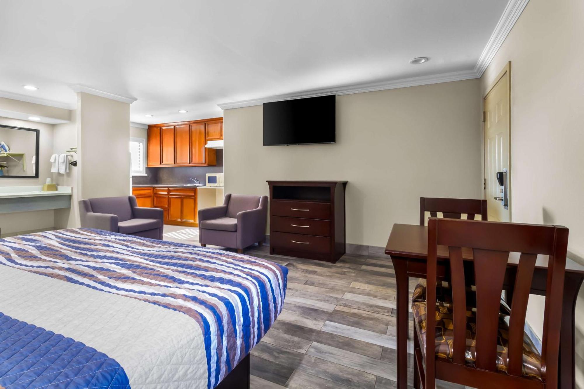 Americas Best Value Inn Houston Heights At I-45 מראה חיצוני תמונה