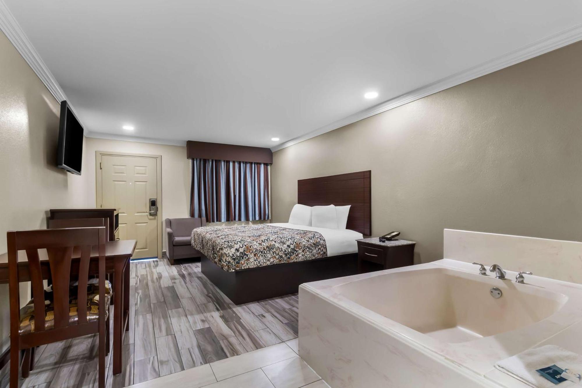 Americas Best Value Inn Houston Heights At I-45 מראה חיצוני תמונה