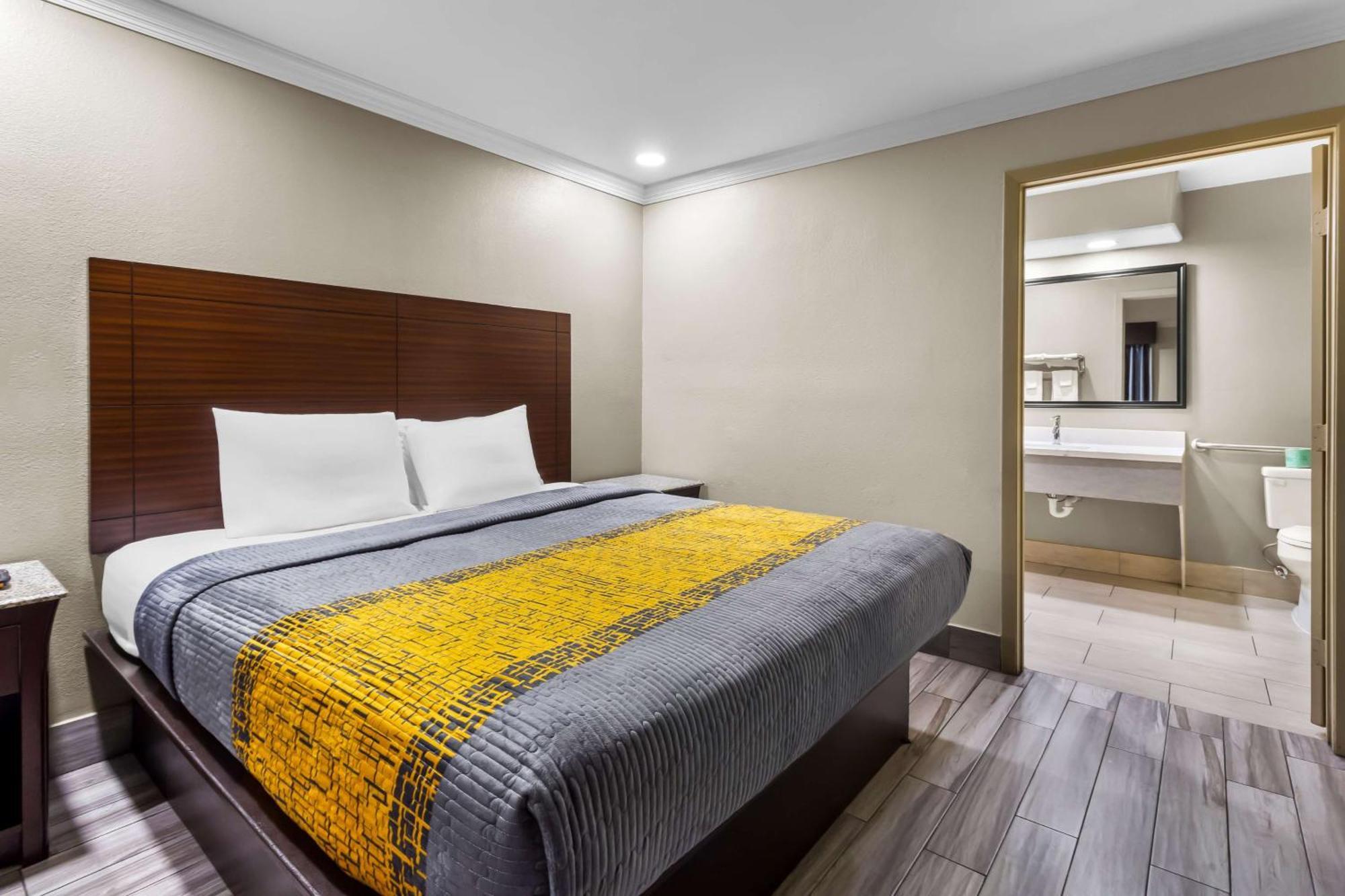 Americas Best Value Inn Houston Heights At I-45 מראה חיצוני תמונה